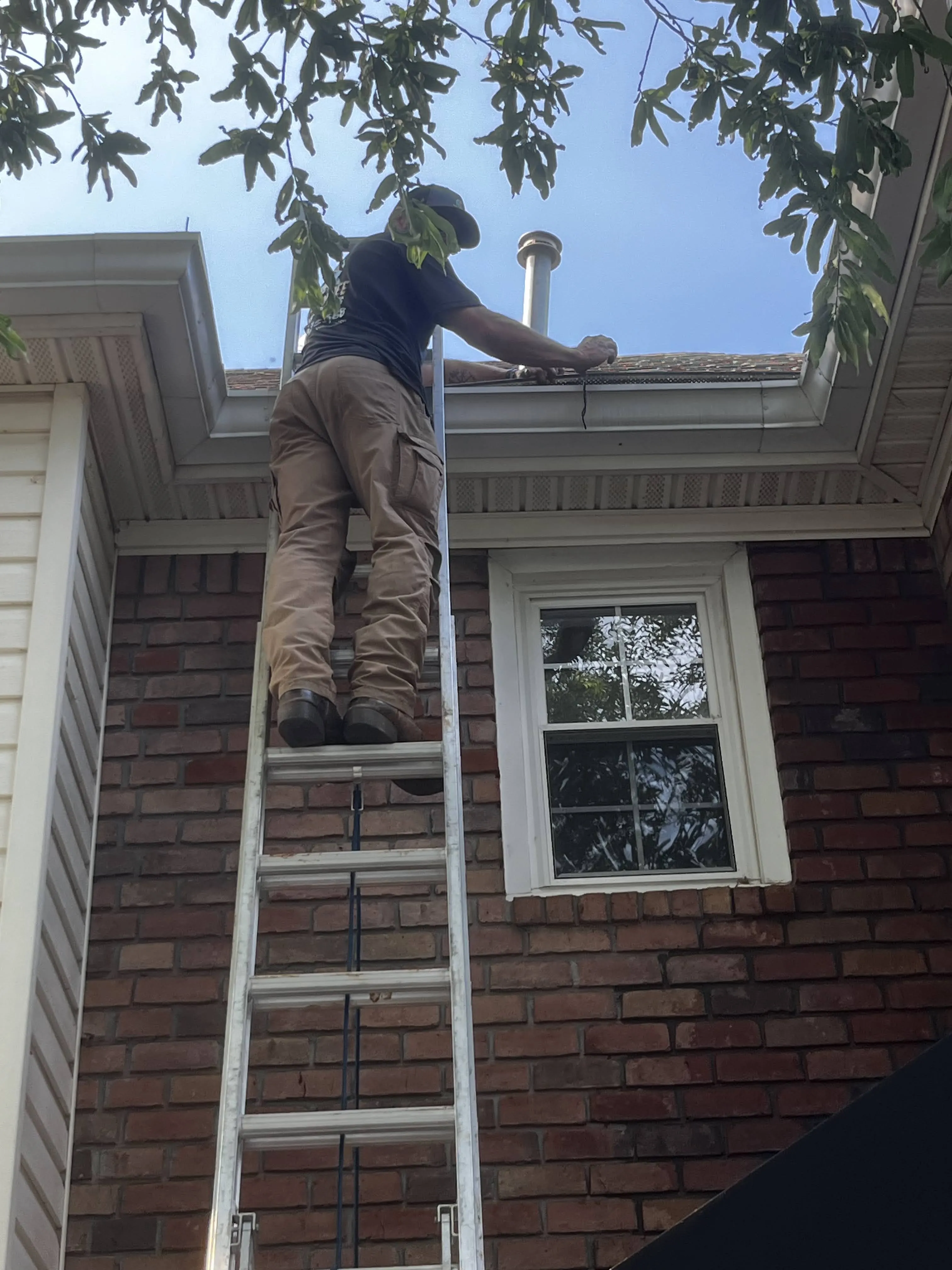 Gutter cleaning by HoneyBee in the Shoals