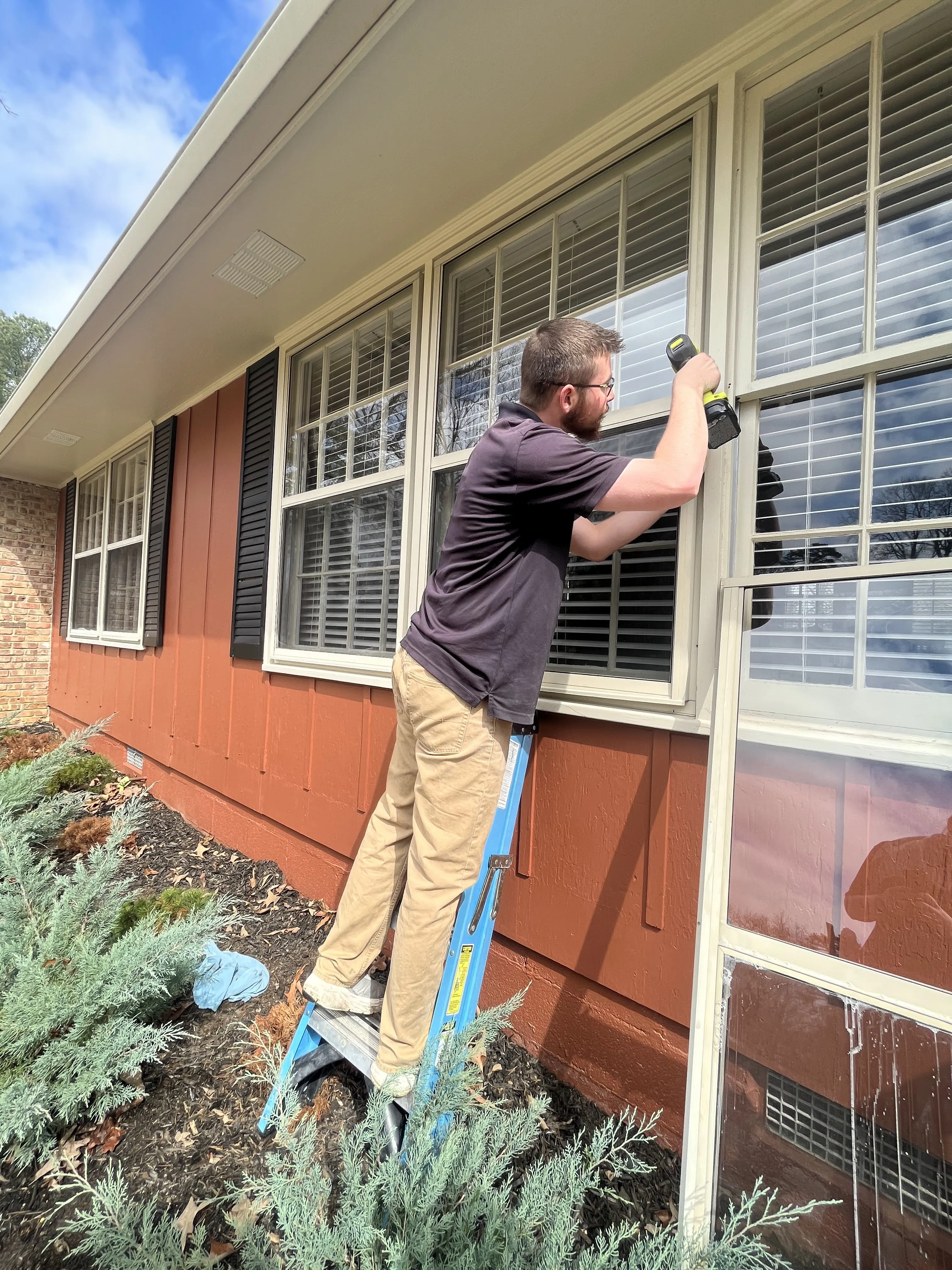 We don't leave until it's clear — HoneyBee window cleaning